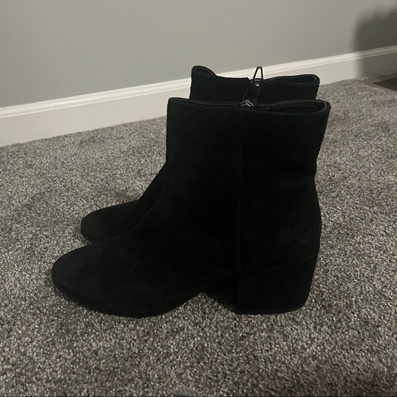 Velvet Booties - Picture 2 of 3